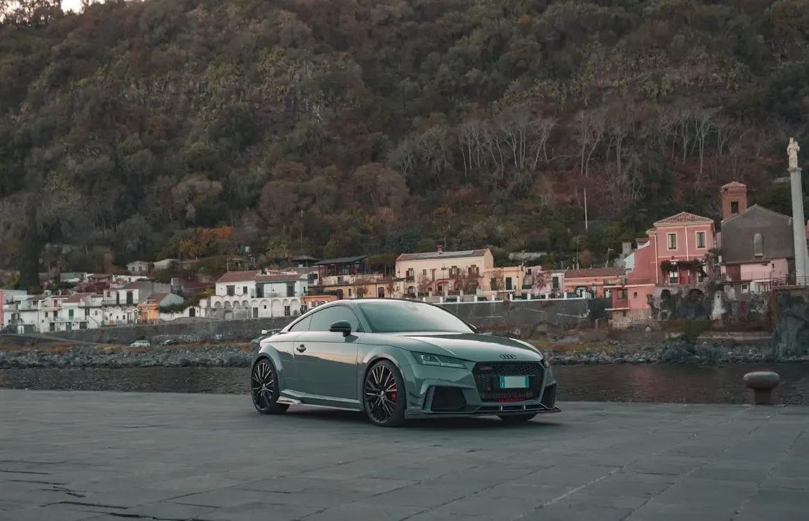 Vista lateral del Audi TT